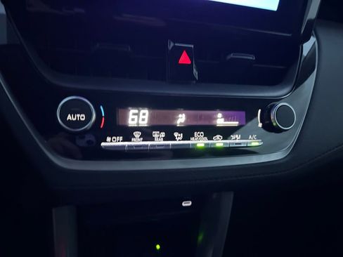 Used 2024 Toyota Corolla Cross LE image 25