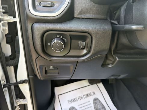 Used 2020 RAM 1500 Big Horn AWD/4WD image 17
