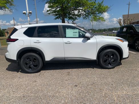 New 2026 Nissan Rogue SV image 2