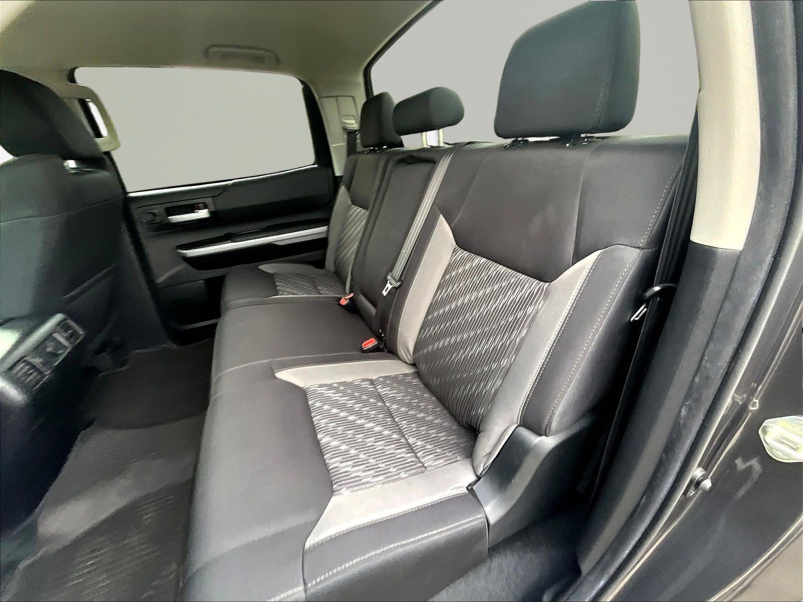 Used 2020 Toyota Tundra SR5 w/ SR5 Convenience Package AWD/4WD image 23