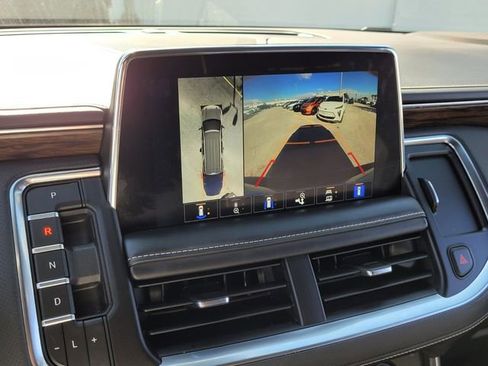 Used 2024 Chevrolet Suburban Premier image 28