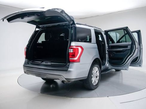 Used 2020 Ford Expedition XLT w/ Equipment Group 201A AWD/4WD image 21