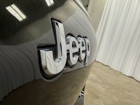 Used 2022 Jeep Grand Cherokee L Limited image 32