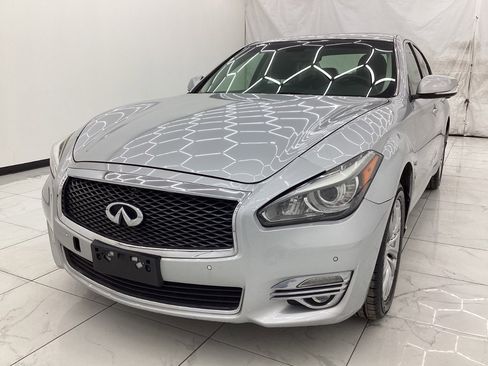 Used 2015 INFINITI Q70 3.7 image 1