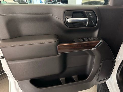Used 2021 GMC Sierra 1500 SLT image 11