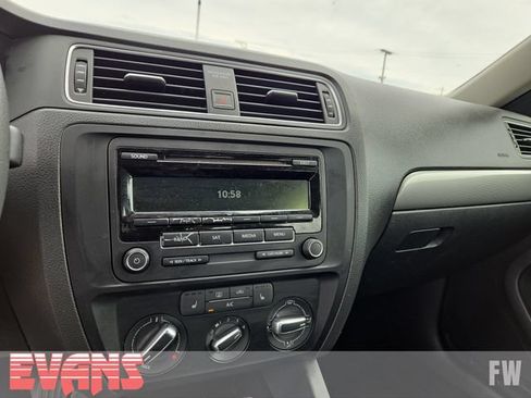 Used 2015 Volkswagen Jetta SE FWD image 6