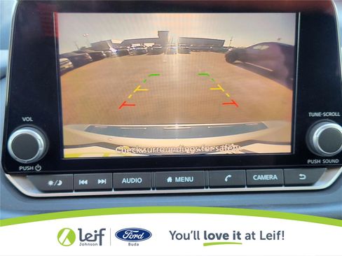 Used 2024 Nissan Rogue S FWD image 13