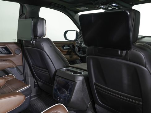 Used 2026 GMC Yukon Denali Ultimate AWD/4WD image 11