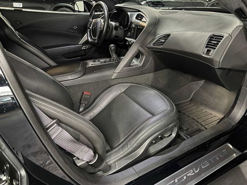 Used 2015 Chevrolet Corvette Z06 w/ 3LZ Preferred Equipment Group RWD image 12