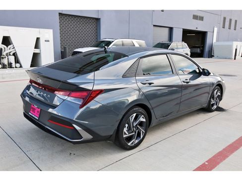 Certified 2025 Hyundai Elantra Sport FWD image 8