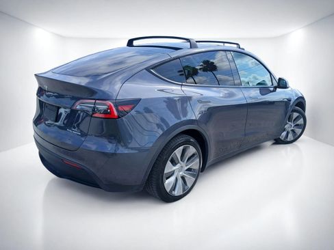 Used 2021 Tesla Model Y Long Range AWD/4WD image 5