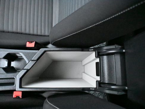 Used 2022 Volkswagen Jetta S image 25