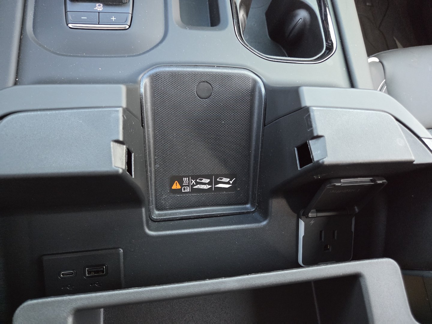 Used 2025 GMC Sierra 2500 AT4X AWD/4WD image 11