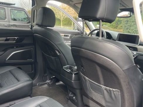 Used 2022 Kia Telluride SX w/ SX Prestige Package image 16