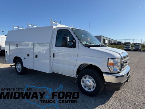 New 2026 Ford E-350 and Econoline 350 Super Duty w/ Power Equipment Group RWD image 1