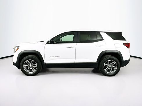 Used 2025 GMC Terrain Elevation image 4