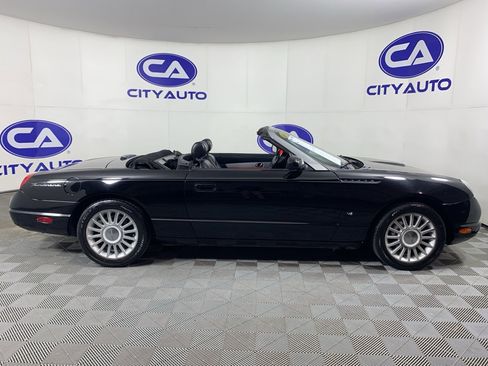 Used 2004 Ford Thunderbird image 35