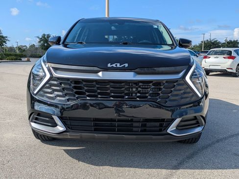 Certified 2025 Kia Sportage LX FWD image 3