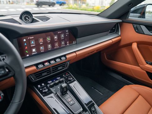 Certified 2025 Porsche 911 Carrera image 16