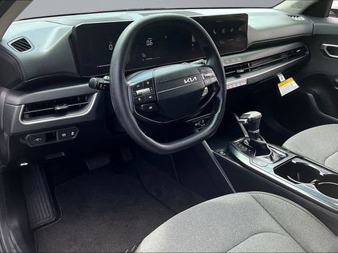 Used 2025 Kia K4 FWD image 16