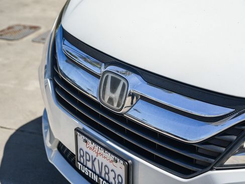 Used 2020 Honda Odyssey Elite image 3