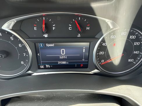 Used 2024 GMC Terrain SLE w/ Driver Convenience Package FWD image 26