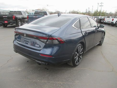 Used 2025 Honda Accord Touring image 5