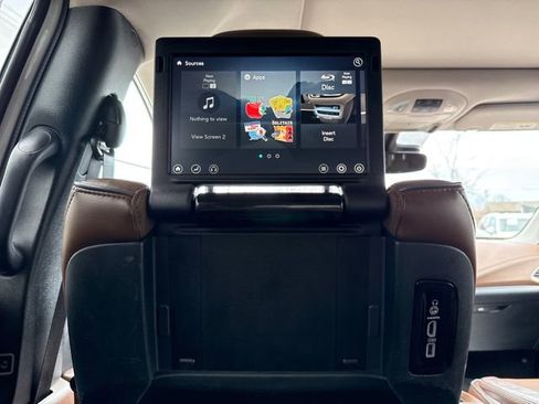 Used 2018 Chrysler Pacifica Limited w/ Tire & Wheel Group image 23