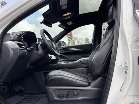 Certified 2025 INFINITI QX60 Luxe w/ Black Edition image 10