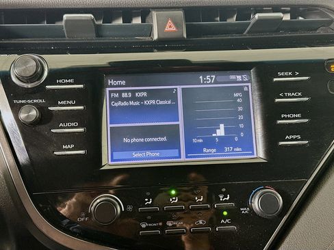 Used 2019 Toyota Camry LE image 19