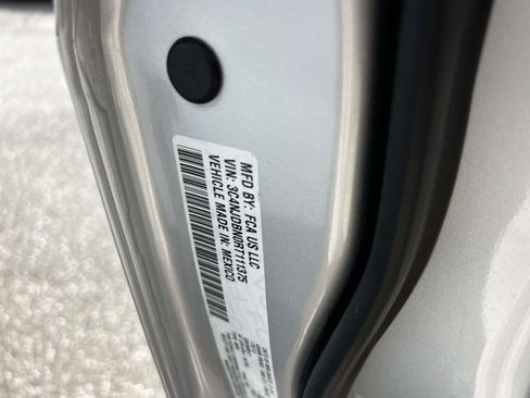 Certified 2024 Jeep Compass Latitude AWD/4WD image 18