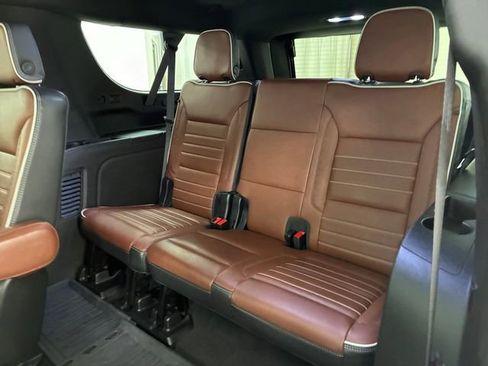 Used 2023 GMC Yukon XL Denali Ultimate AWD/4WD image 18