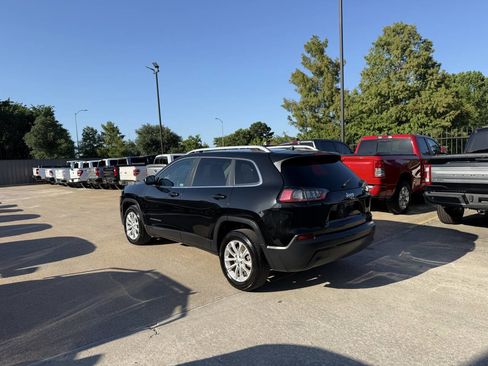 Used 2019 Jeep Cherokee Latitude w/ Popular Appearance Group FWD image 4