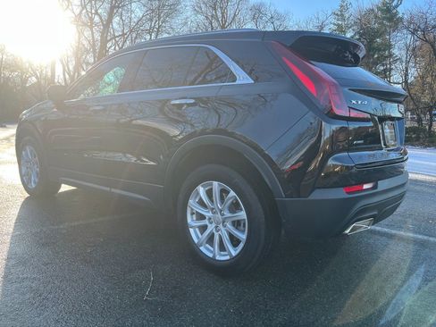 Used 2023 Cadillac XT4 Luxury w/ Cold Weather Package image 10