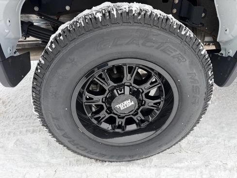 Used 2025 Chevrolet Silverado 3500 W/T image 37