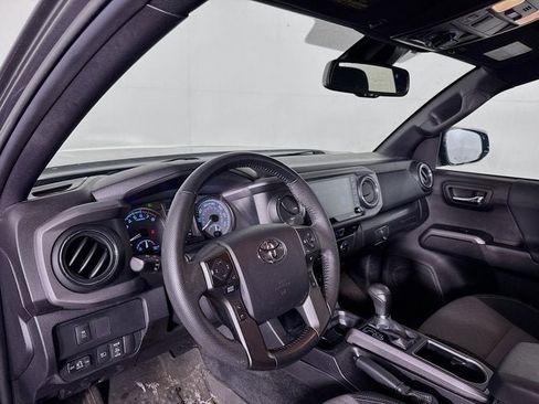 Used 2023 Toyota Tacoma TRD Off-Road image 9