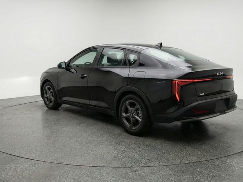 Used 2025 Kia K4 LXS image 6