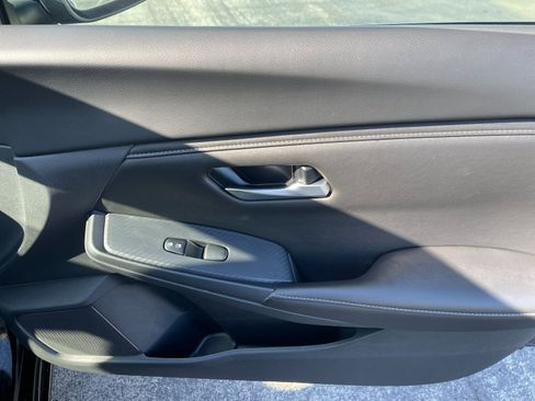 Used 2025 Nissan Sentra SV image 18