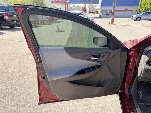 Used 2018 Chevrolet Malibu LT FWD image 20