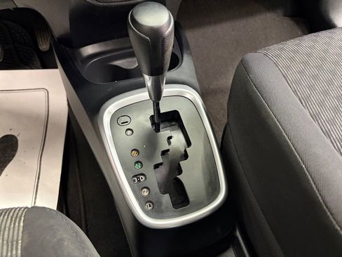 Used 2017 Toyota Yaris L FWD image 16