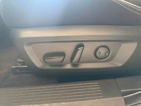 Used 2025 Nissan Rogue SV image 22