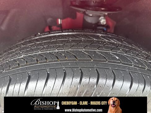 Used 2025 Ford Maverick XLT w/ Equipment Group 301A AWD/4WD image 18