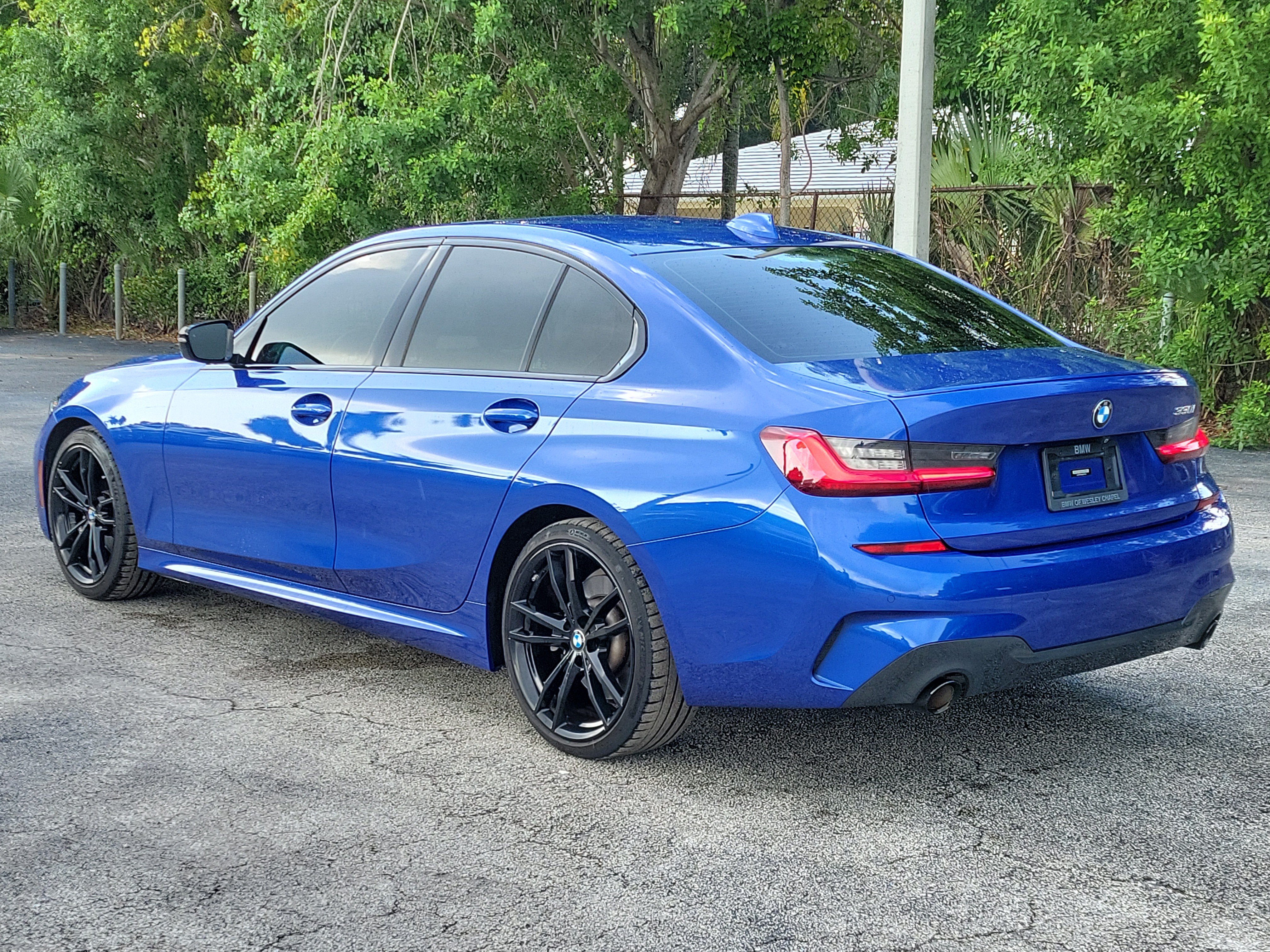 Used 2022 BMW 330i Sedan w/ M Sport Package RWD image 5