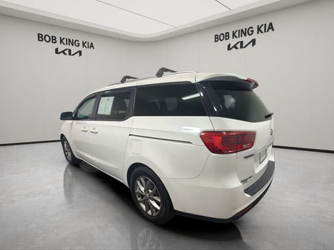 Used 2019 Kia Sedona EX FWD image 3
