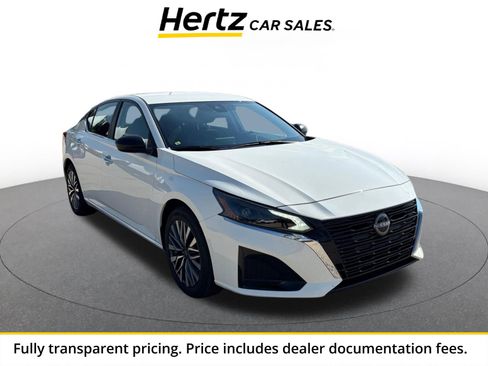 Used 2025 Nissan Altima 2.5 SV FWD image 1