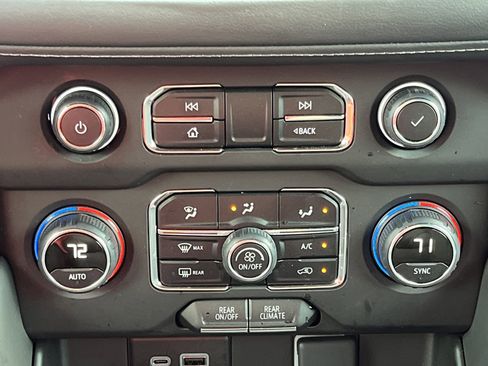 Used 2024 Chevrolet Tahoe LS image 6