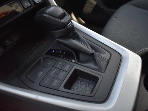 Used 2020 Toyota RAV4 XLE w/ Convenience Package AWD/4WD image 30