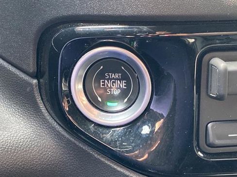 Used 2022 Chevrolet Silverado 1500 RST AWD/4WD image 22
