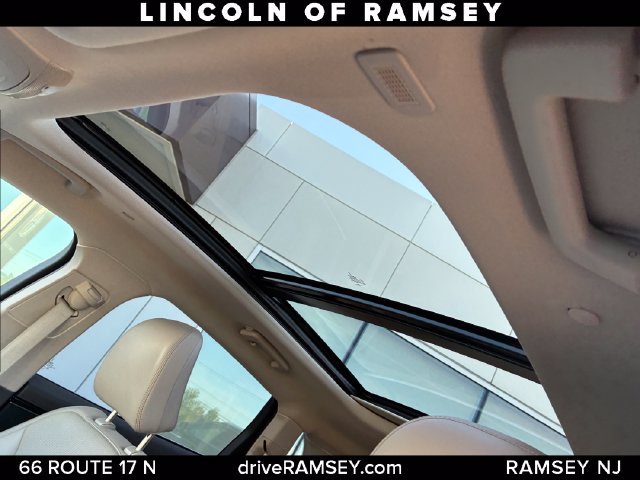 Used 2023 Lincoln Nautilus Reserve AWD/4WD image 16