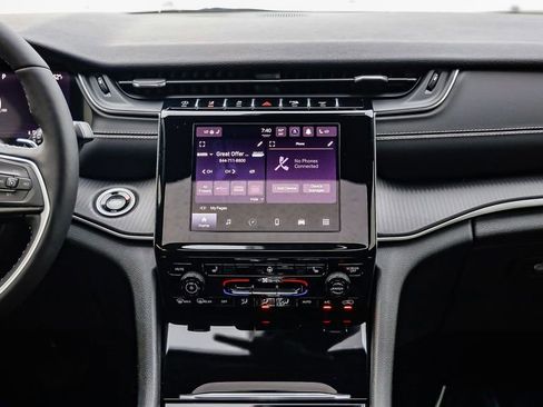 Certified 2025 Jeep Grand Cherokee Altitude image 14